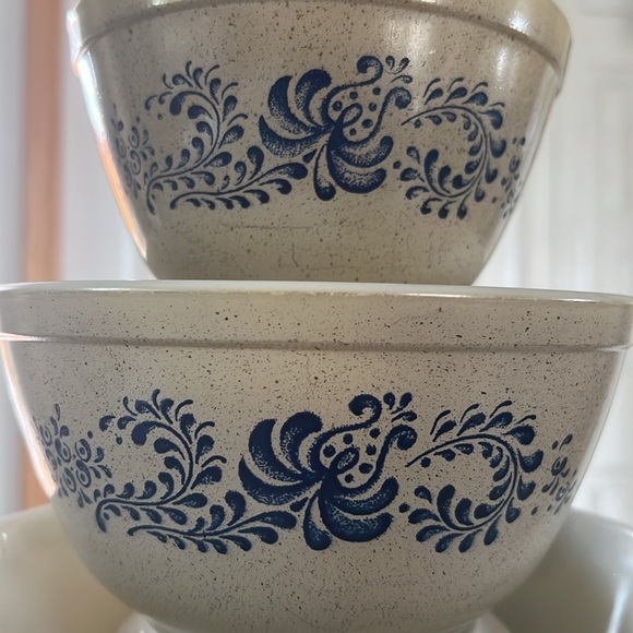 Vintage Pyrex Homestead Mixing Bowls 3 Pieces 401, 402, 403 - 750ml, 1.5L, 2.5L - Picture 8 of 14